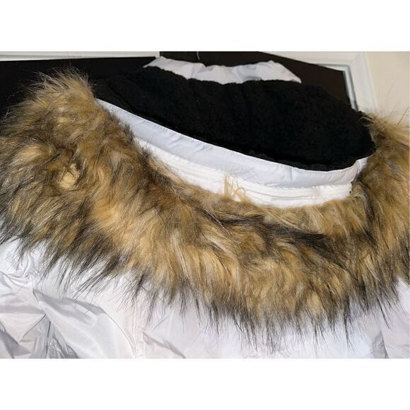 Juniors' madden girl Faux-Fur Hood Long Parka - Picture 8 of 10